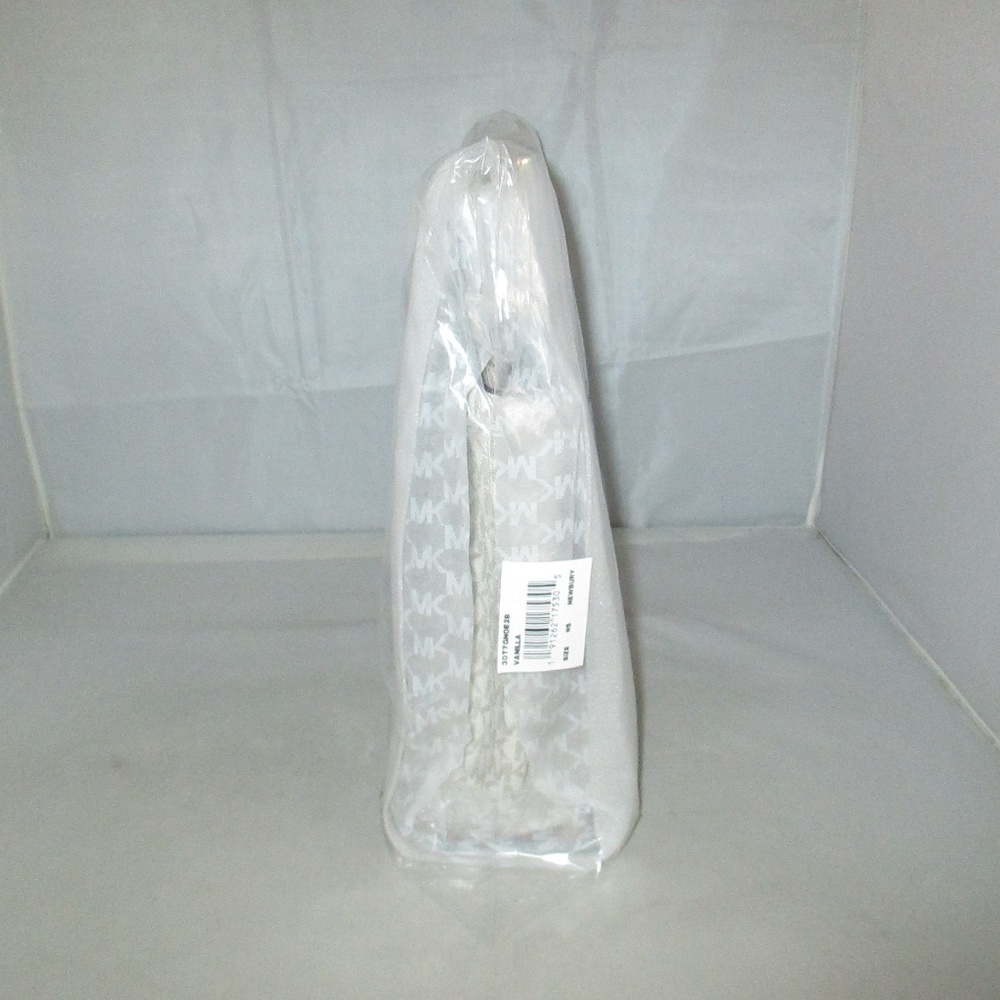 MICHAEL KORS Newbury Studded Chain Shoulder Tote $368 Vanilla #108 NWT - Picture 6 of 8